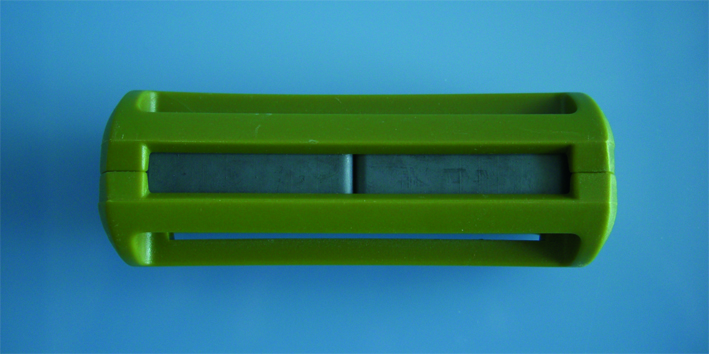 Käfigmagnet Veterinär BOVI - "Grün"